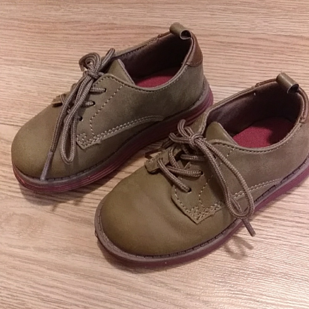 Boys oshkosh dress shoes